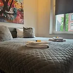 Апартаменты Stylische Naehe Aachen, Wlan, Netflix, Kostenlose Parkplaetze, Modern & Gemuetlich Вюрзелен