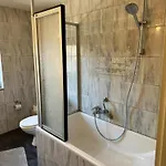 Stylische Naehe Aachen, Wlan, Netflix, Kostenlose Parkplaetze, Modern & Gemuetlich Daire