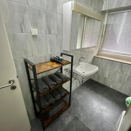 Apartment Haus Mit 2 Schoenen *