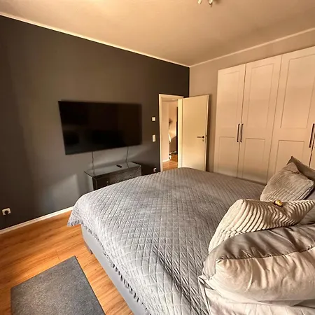Apartment Haus Mit 2 Schoenen