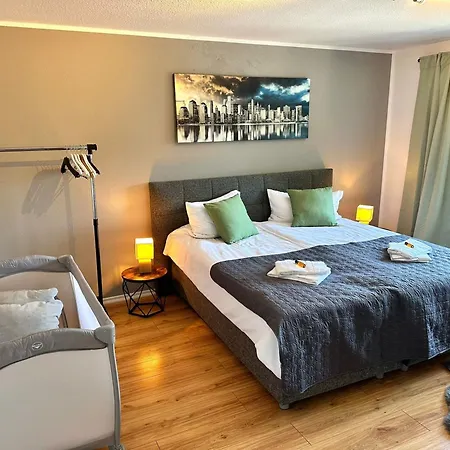 Stylische Naehe Aachen, Wlan, Netflix, Kostenlose Parkplaetze, Modern & Gemuetlich Würselen