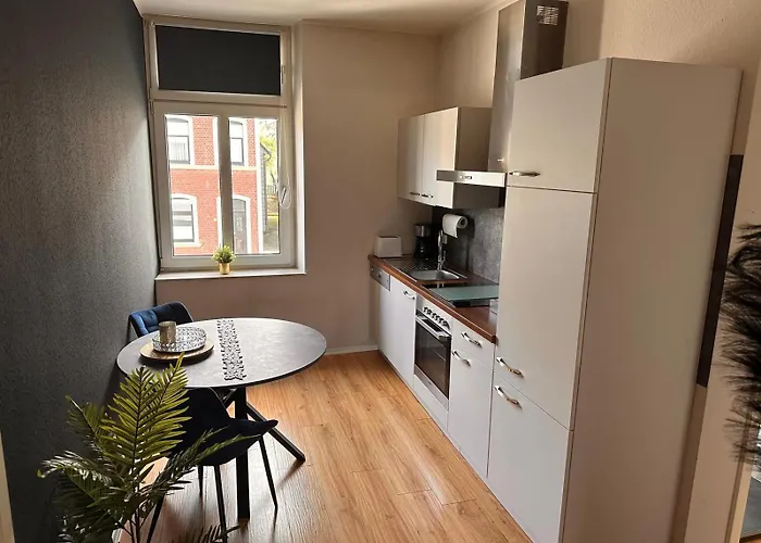 Stylische Naehe Aachen, Wlan, Netflix, Kostenlose Parkplaetze, Modern & Gemuetlich Würselen