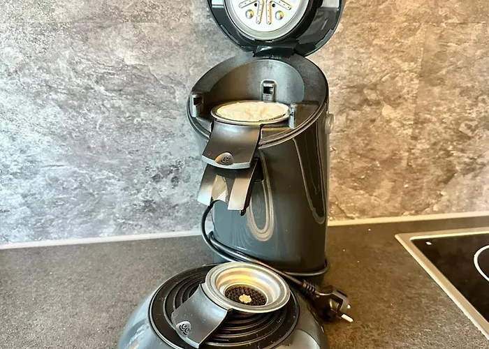 Stylische Naehe Aachen, Wlan, Netflix, Kostenlose Parkplaetze, Modern & Gemuetlich Würselen