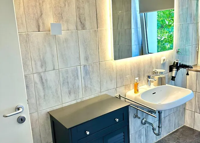 Stylische Naehe Aachen, Wlan, Netflix, Kostenlose Parkplaetze, Modern & Gemuetlich Lejlighed *