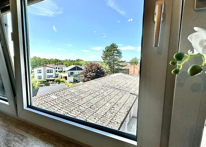 Stylische Naehe Aachen, Wlan, Netflix, Kostenlose Parkplaetze, Modern & Gemuetlich Würselen